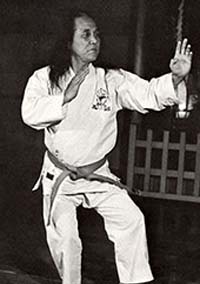 Gogen Yamaguchi in Nekawashi Dachi